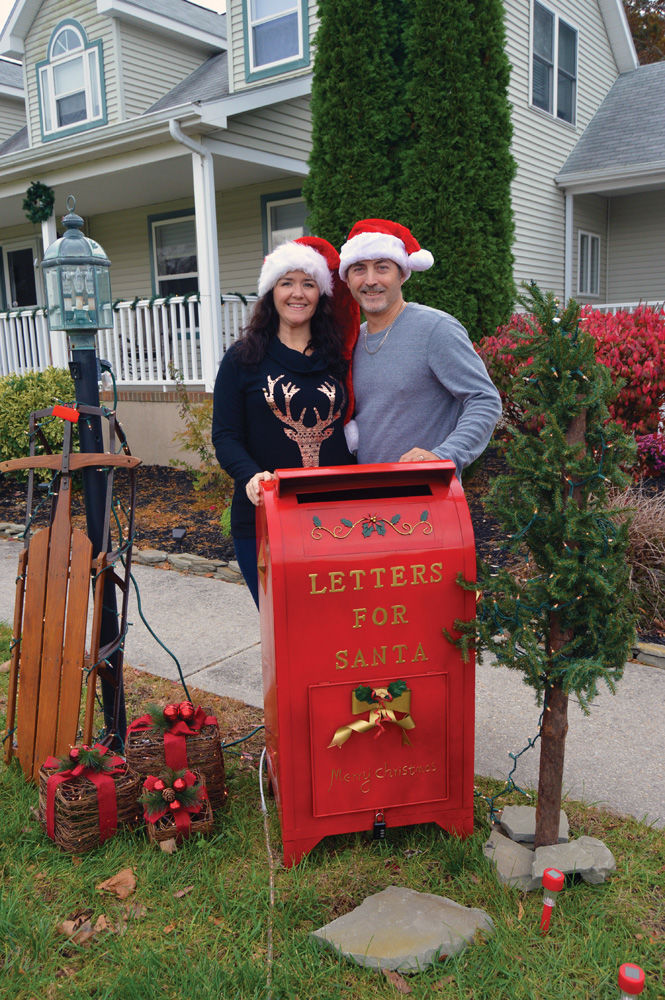 Santa gets help from Dagsboro family
